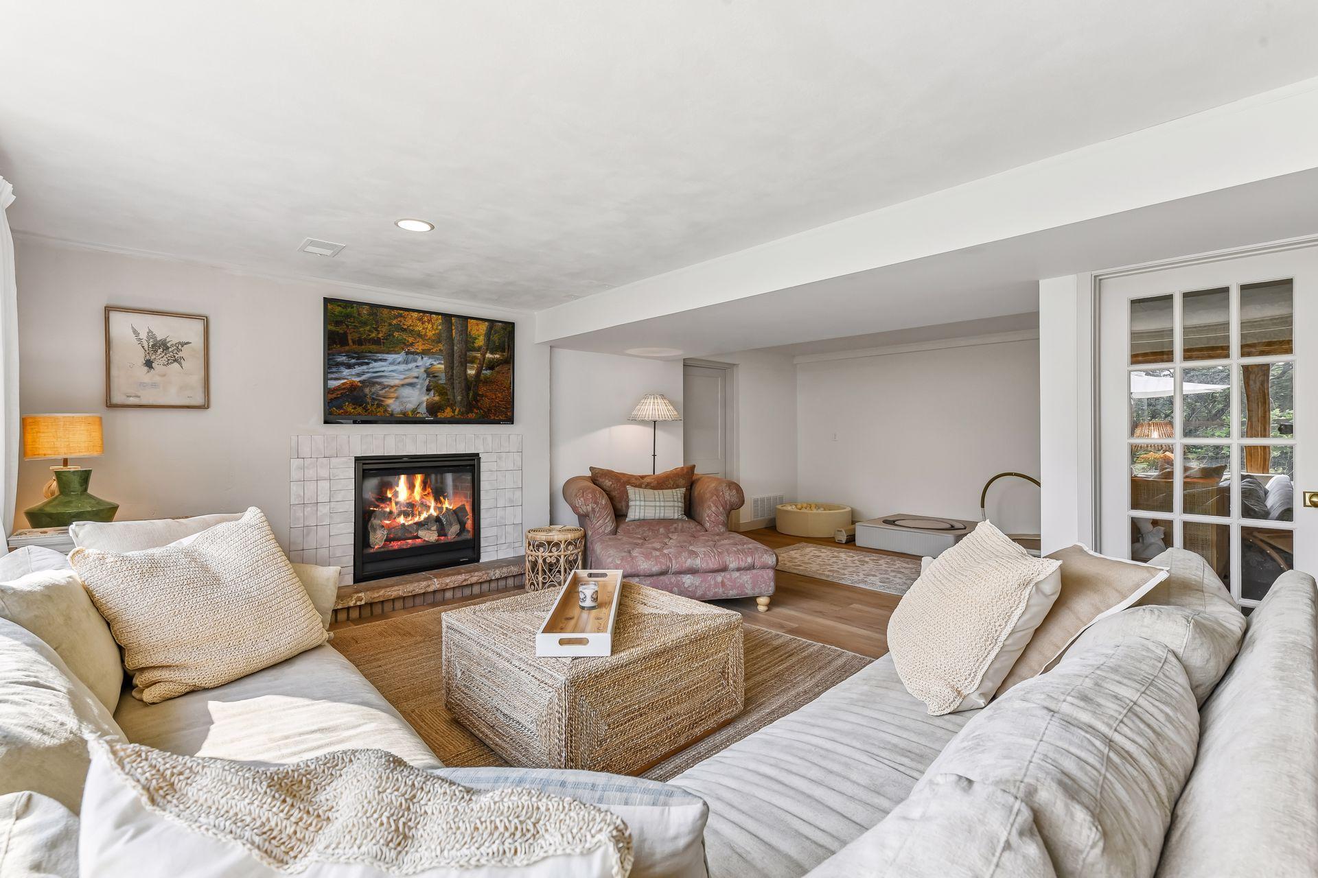 15803 Holdridge Road East Wayzata, MN 55391 - Photo 32 of 51 Gallery Image 32