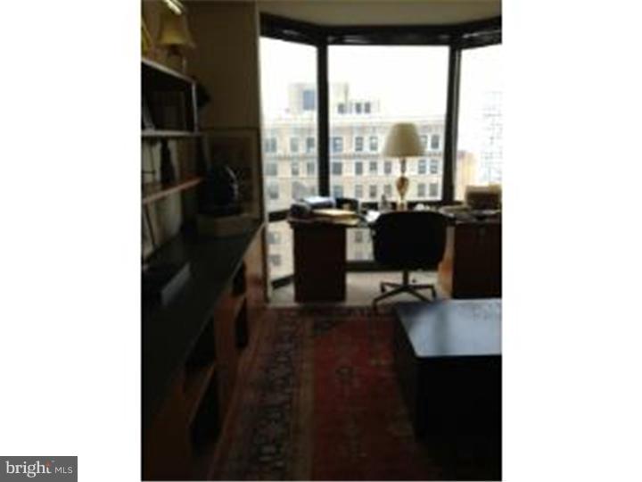 2018-32 Walnut Street, Unit 19GH Philadelphia, PA 19103 - Photo 3 of 10