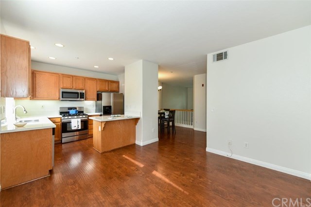 1502 Timberwood Irvine, CA 92620 - Photo 4 of 16