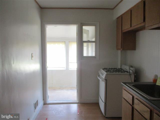 421 Scarsdale Road Baltimore, MD 21224 - Photo 7 of 26 Kitchen