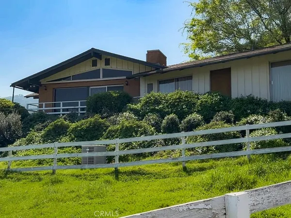 $1,099,000 | 33295 Globe Drive, Springville, CA 93265