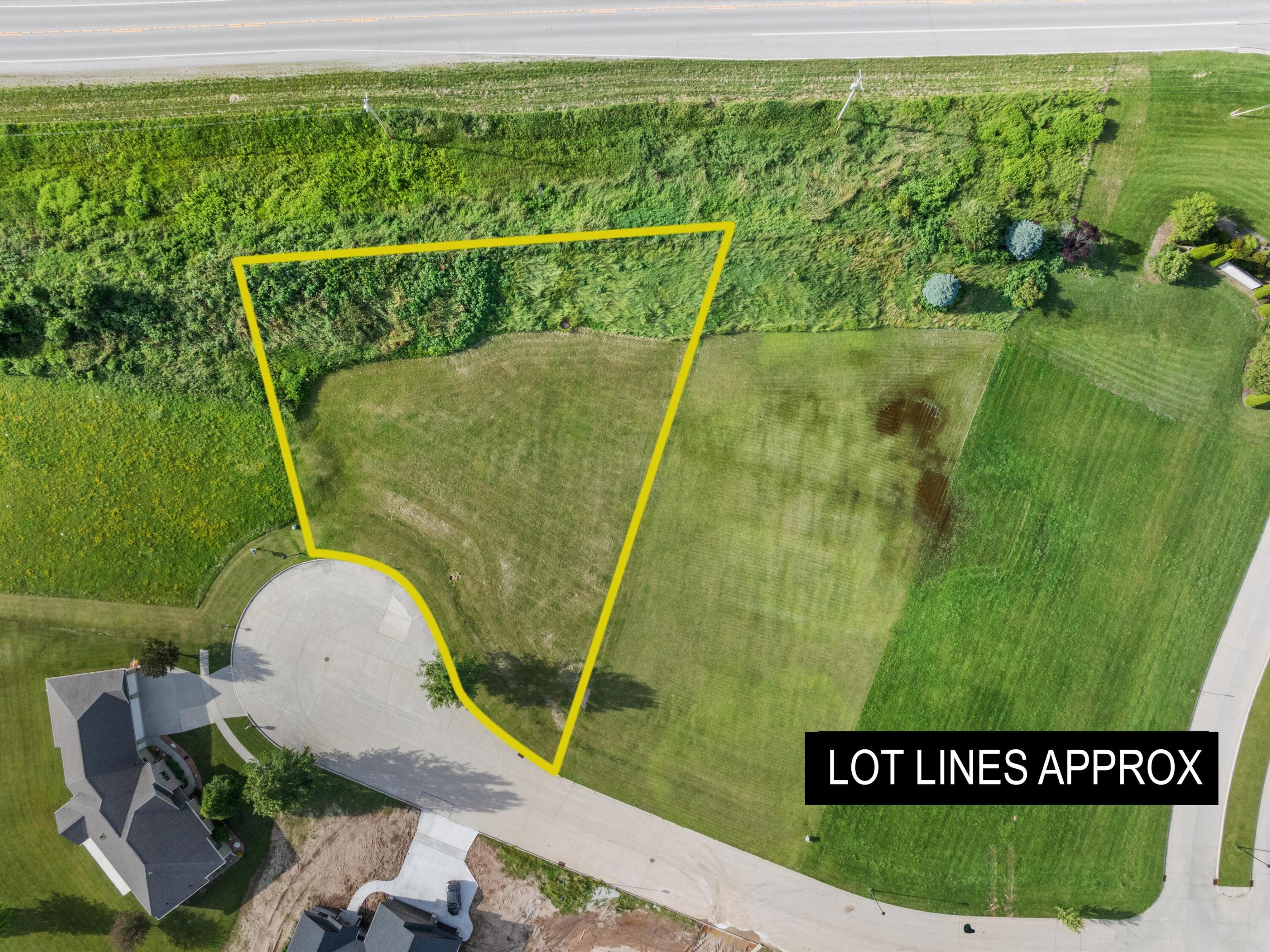 Lt3 Ridgeway Lane, Unit BLK8 Manitowoc, WI 54220 - Photo 5 of 5 Drone