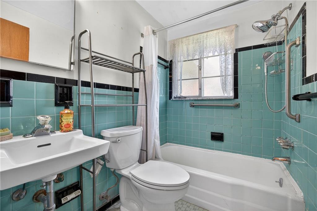 105 Flicker Drive McKees Rocks, PA 15136 - Photo 13 of 24 Gallery Image 13