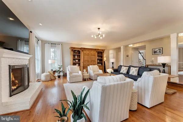 $2,450,000 | 19770 Willowdale Place, Ashburn, VA 20147