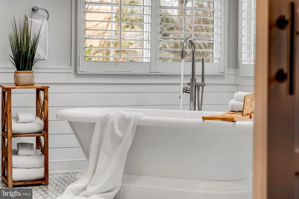 $2,450,000 | 19770 Willowdale Place, Ashburn, VA 20147