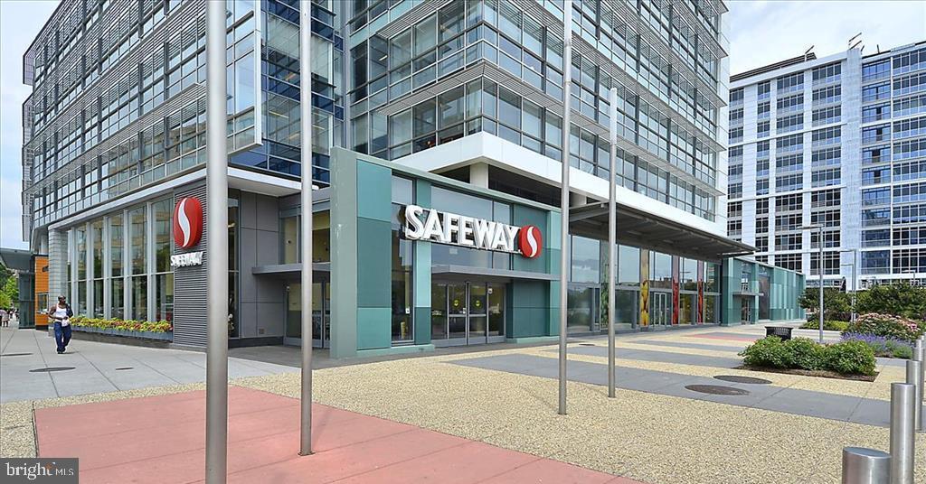 490 M Street Southwest, Unit W705 & 709 Washington, DC 20024 - Photo 14 of 37 front view of a building