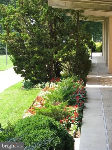 a view of a lobby with furniture