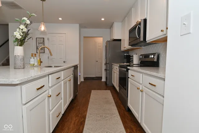 $335,000 | 2406 Boneset Drive, Plainfield, IN 46168