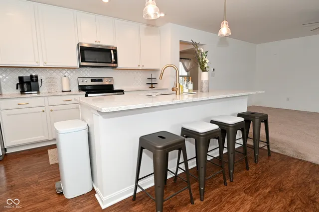 $335,000 | 2406 Boneset Drive, Plainfield, IN 46168