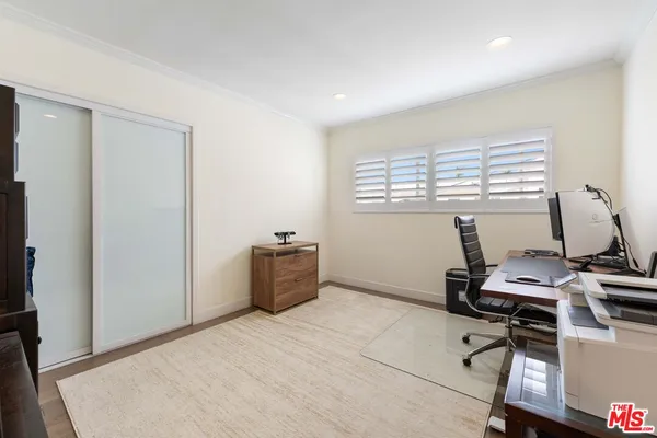 a view of workspace with windows