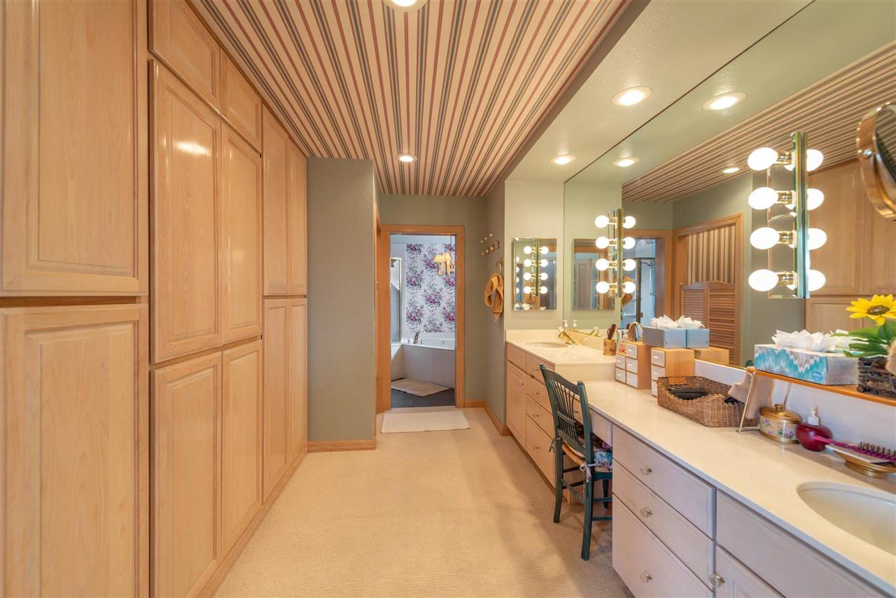 12288 Ski Slope Way Truckee, CA 96161 - Photo 14 of 21