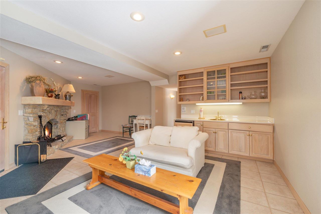 12288 Ski Slope Way Truckee, CA 96161 - Photo 17 of 21