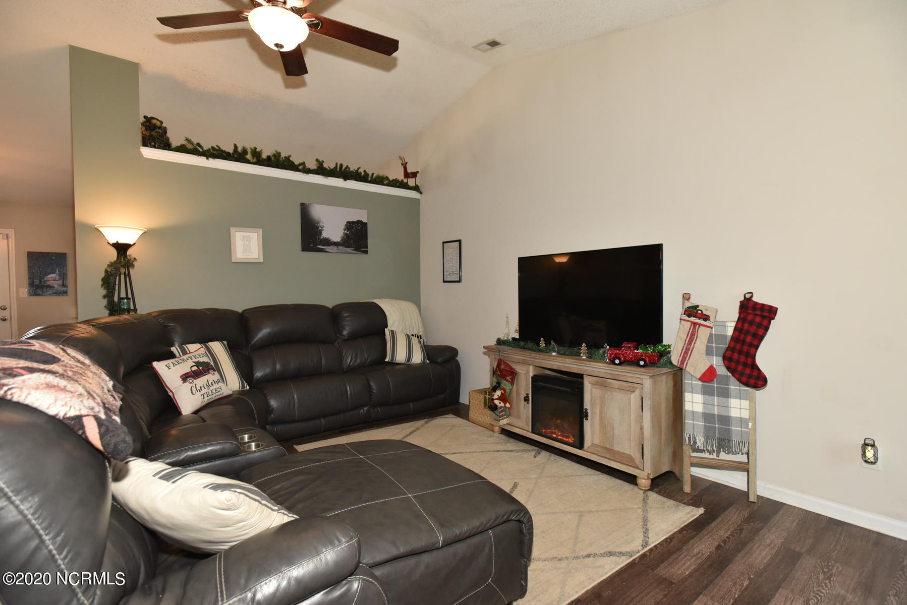 102 Burrell Lane Richlands, NC 28574 - Photo 16 of 40 050