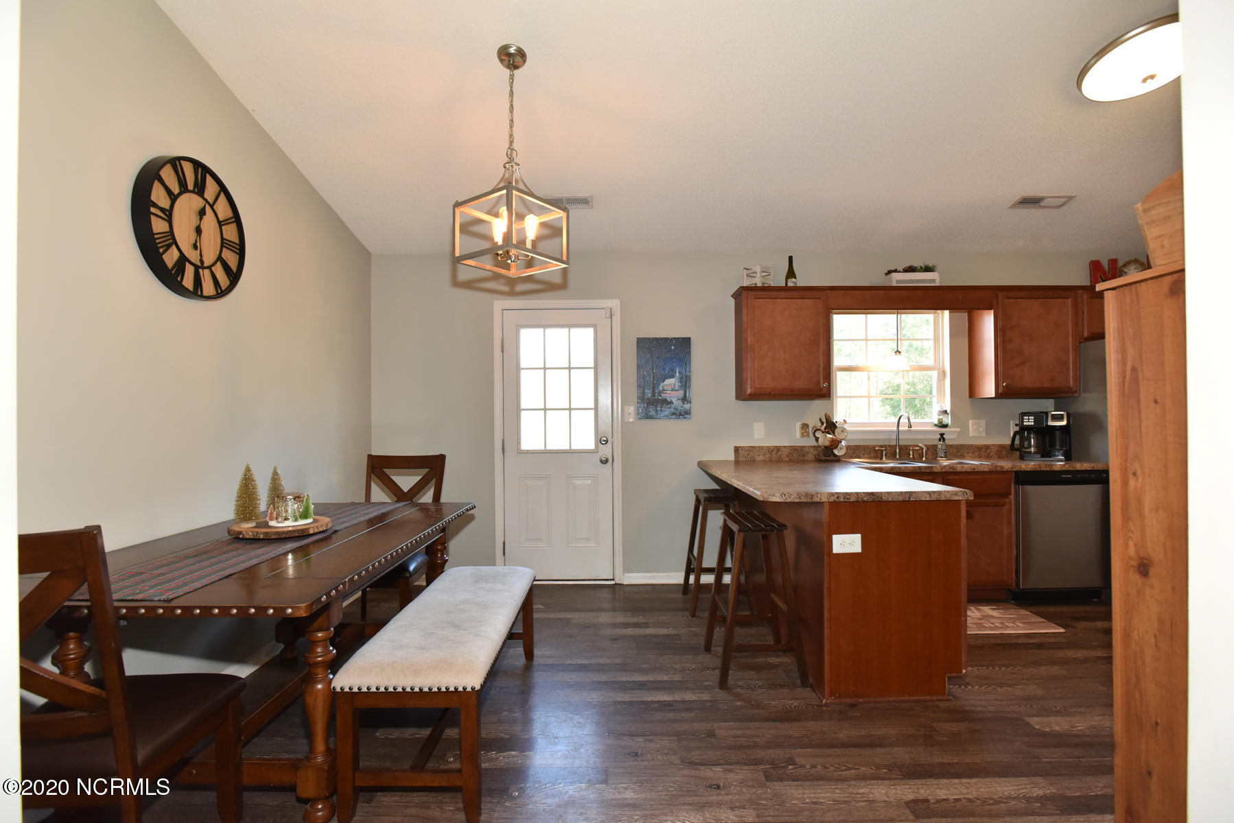 102 Burrell Lane Richlands, NC 28574 - Photo 17 of 40 053