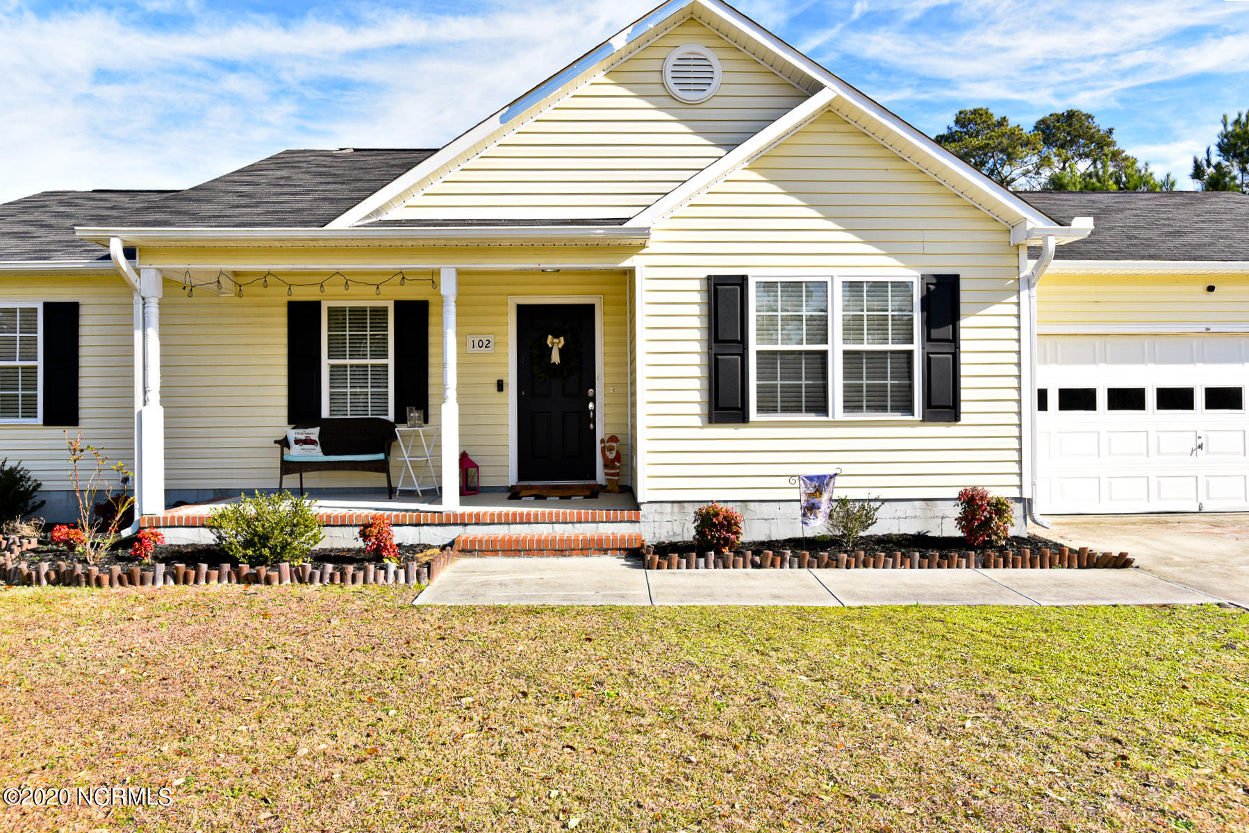 102 Burrell Lane Richlands, NC 28574 - Photo 2 of 40 027
