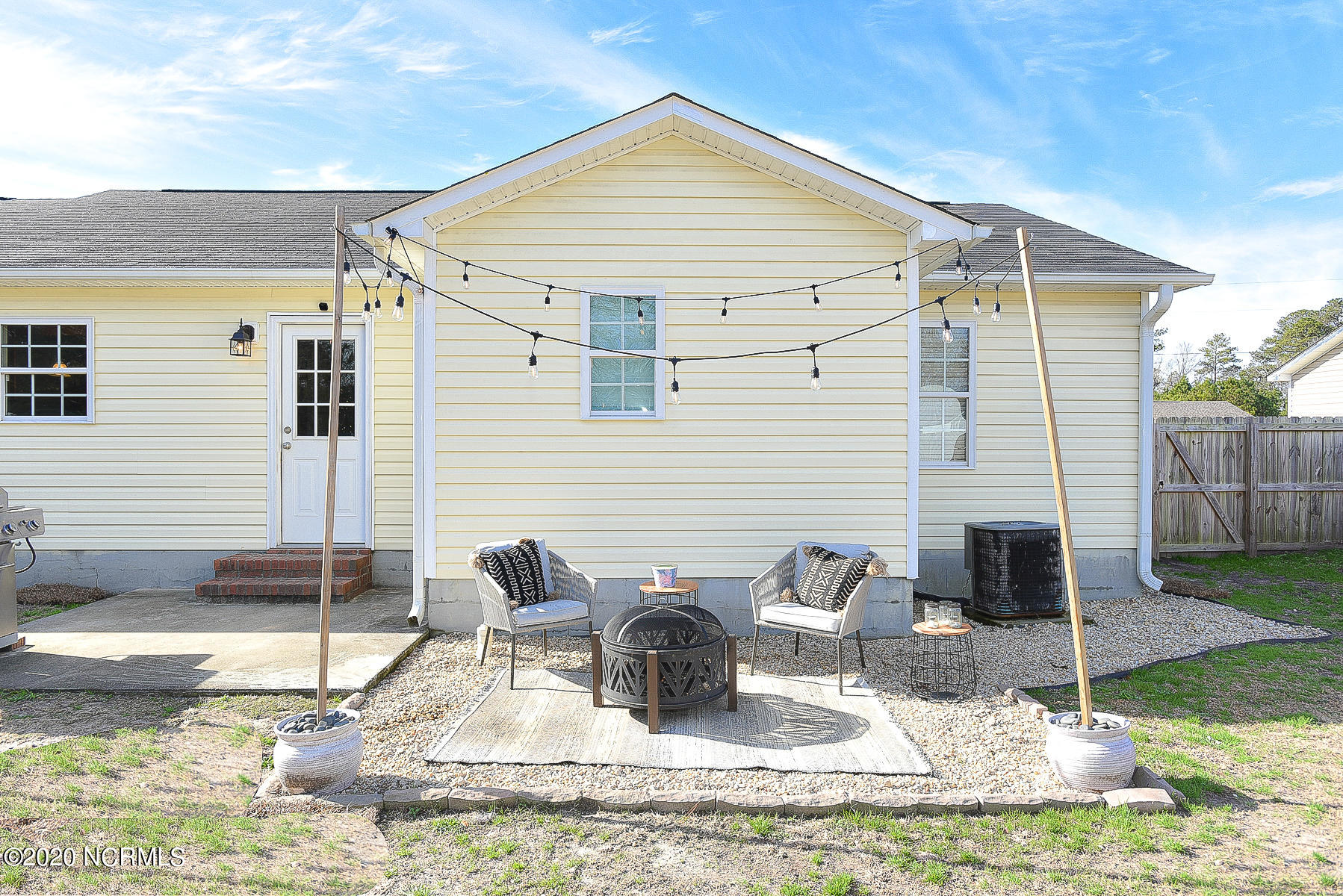 102 Burrell Lane Richlands, NC 28574 - Photo 4 of 40 016