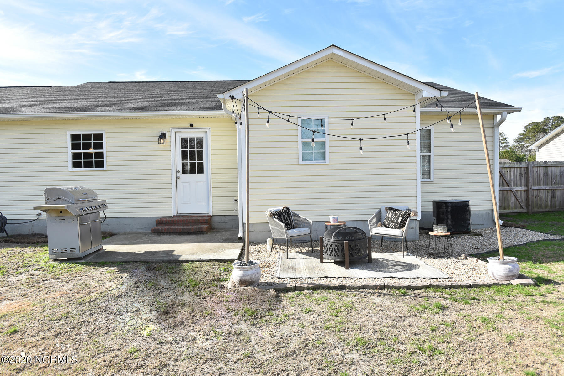 102 Burrell Lane Richlands, NC 28574 - Photo 5 of 40 015