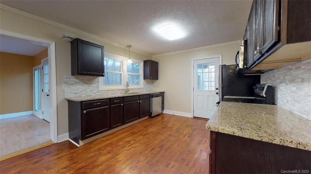 1821 Fairview Road Marion, NC 28752 - Photo 3 of 26