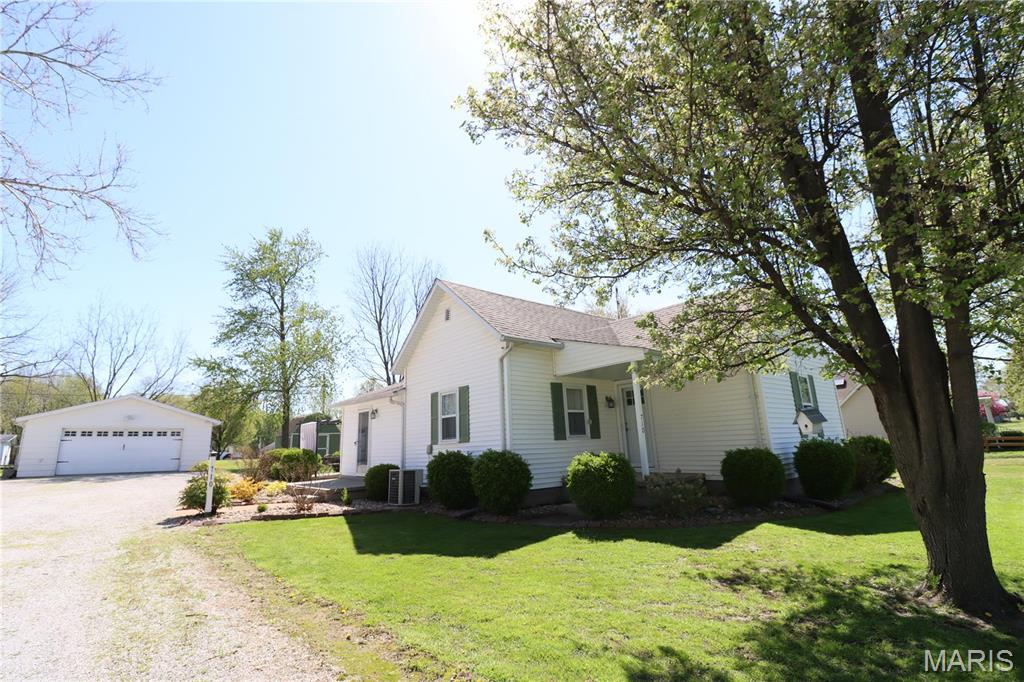 710 Clinton Street Keyesport, IL 62253 - Photo 1 of 33 Gallery Image 1