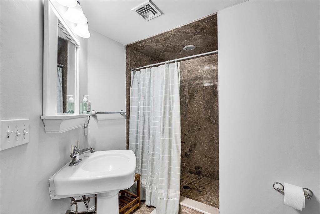 12 Greenwood Road Hopkinton, MA 01748 - Photo 37 of 42 Gallery Image 37