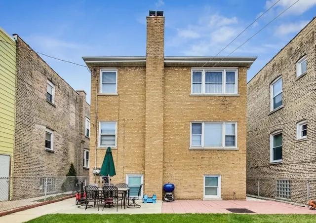 $2,400 | 5151 West Agatite Avenue, Unit 2, Chicago, IL 60630