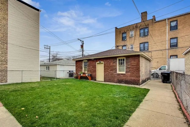 $2,400 | 5151 West Agatite Avenue, Unit 2, Chicago, IL 60630
