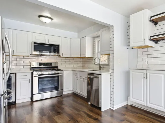 $2,400 | 5151 West Agatite Avenue, Unit 2, Chicago, IL 60630