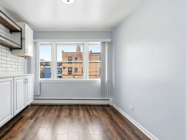 $2,400 | 5151 West Agatite Avenue, Unit 2, Chicago, IL 60630