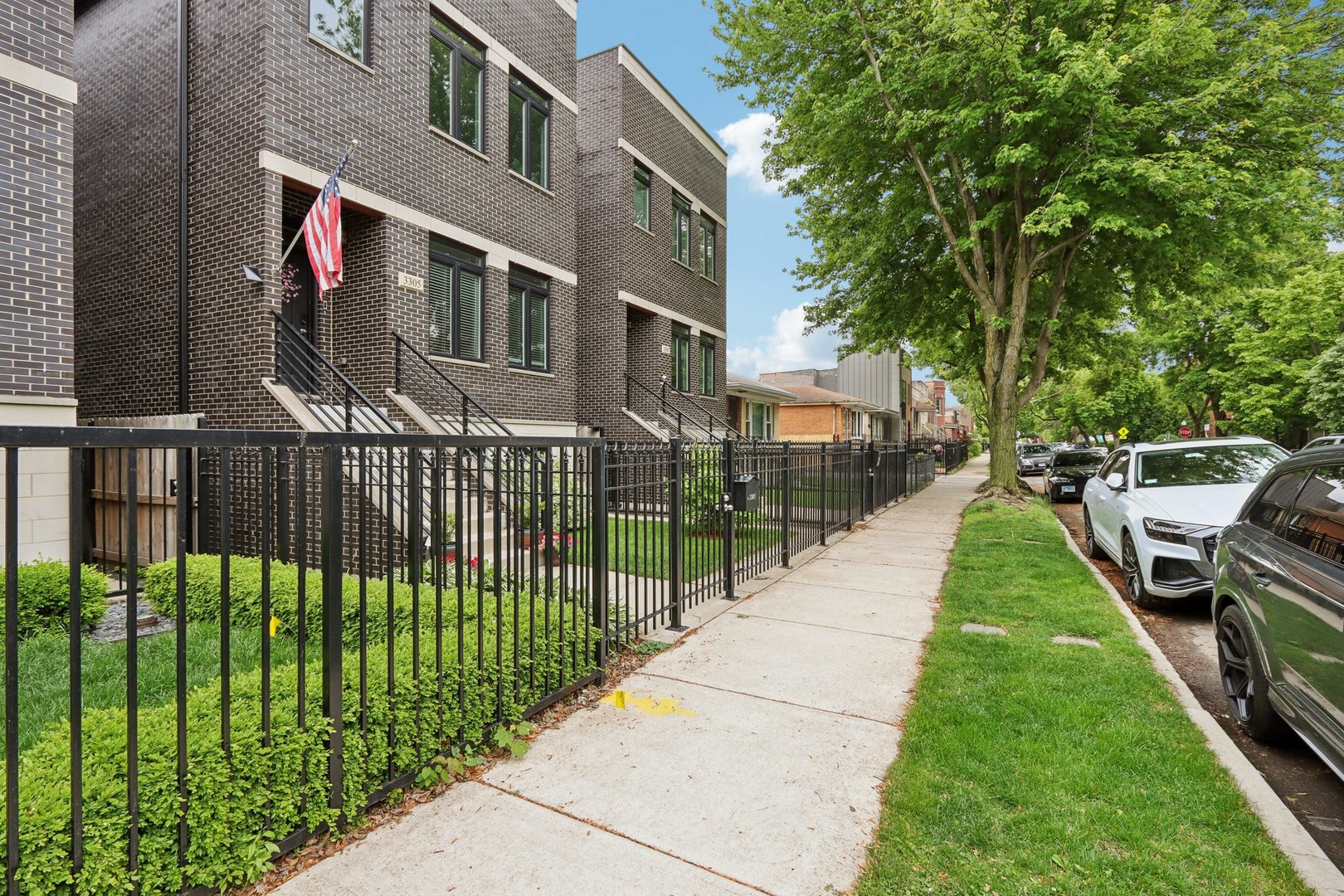 3305 South Racine Avenue Chicago, IL 60608 - Photo 3 of 44