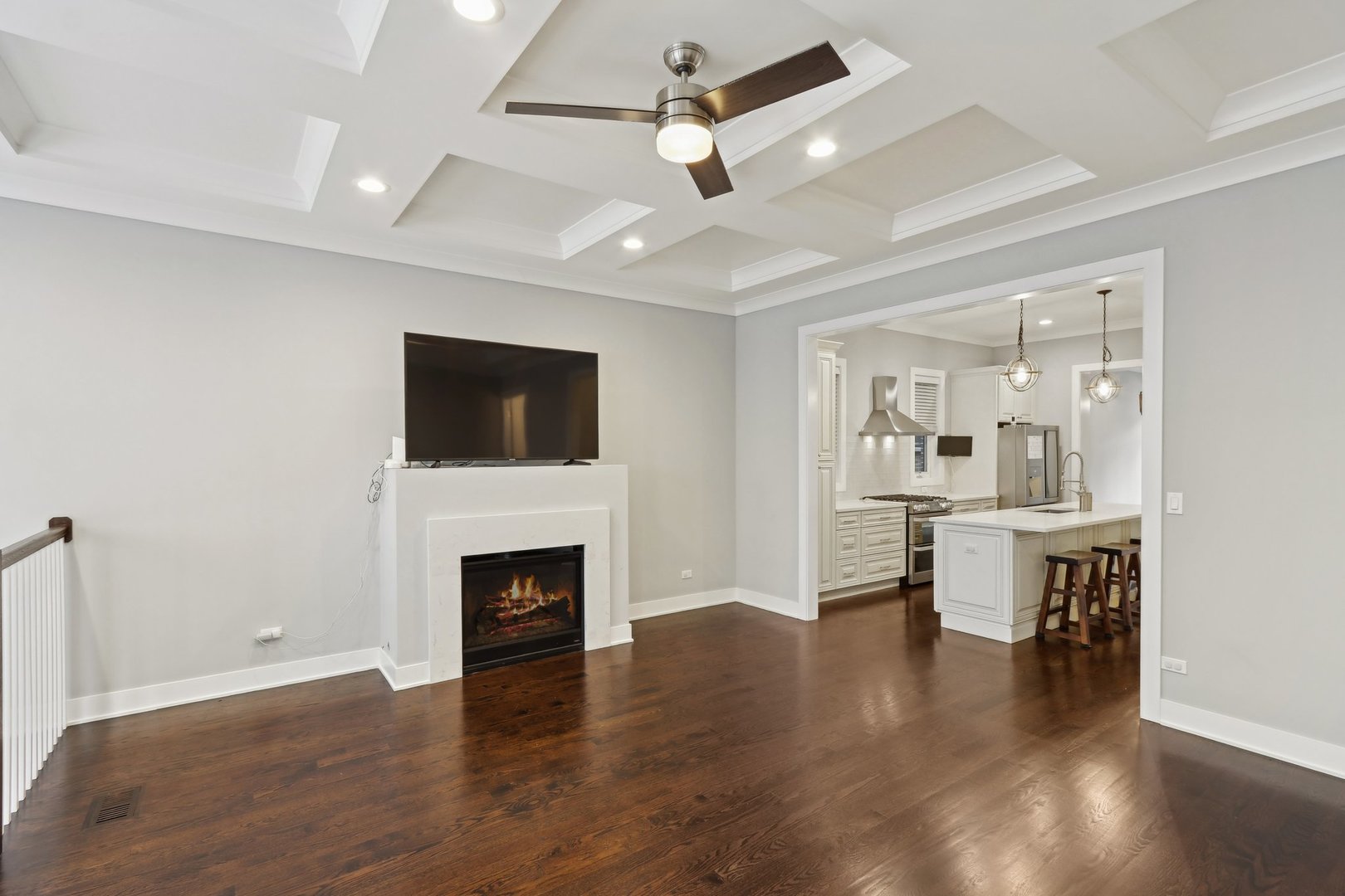 3305 South Racine Avenue Chicago, IL 60608 - Photo 8 of 44