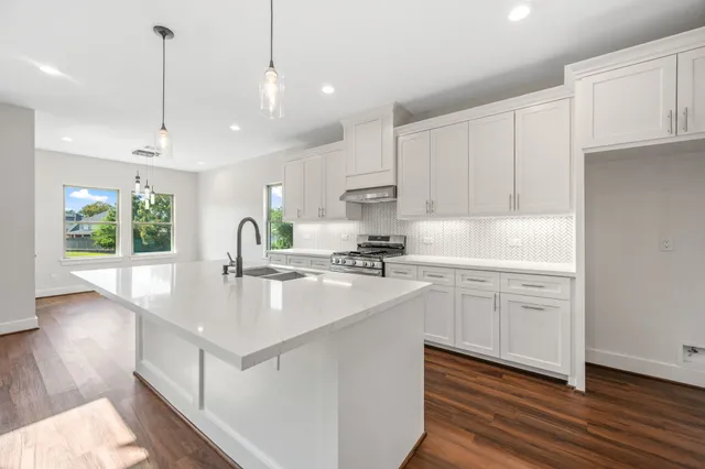 $495,000 | 20627 Sunny Shores Drive, Houston, TX 77346