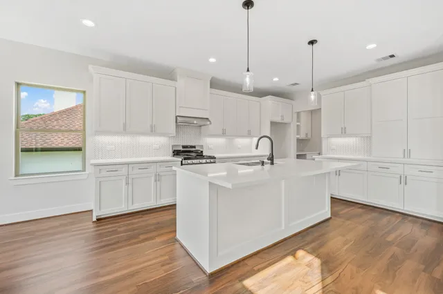 $495,000 | 20627 Sunny Shores Drive, Houston, TX 77346