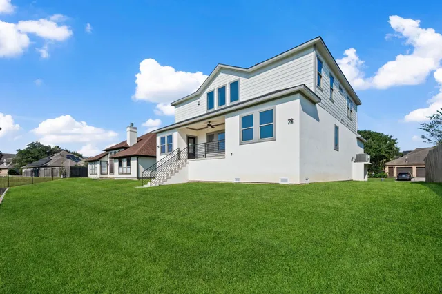 $495,000 | 20627 Sunny Shores Drive, Houston, TX 77346