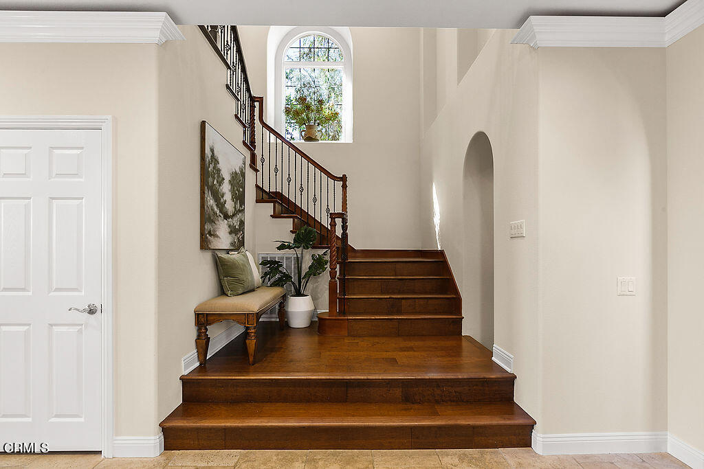 14216 Oneida Court Moorpark, CA 93021 - Photo 33 of 75 a view of entryway