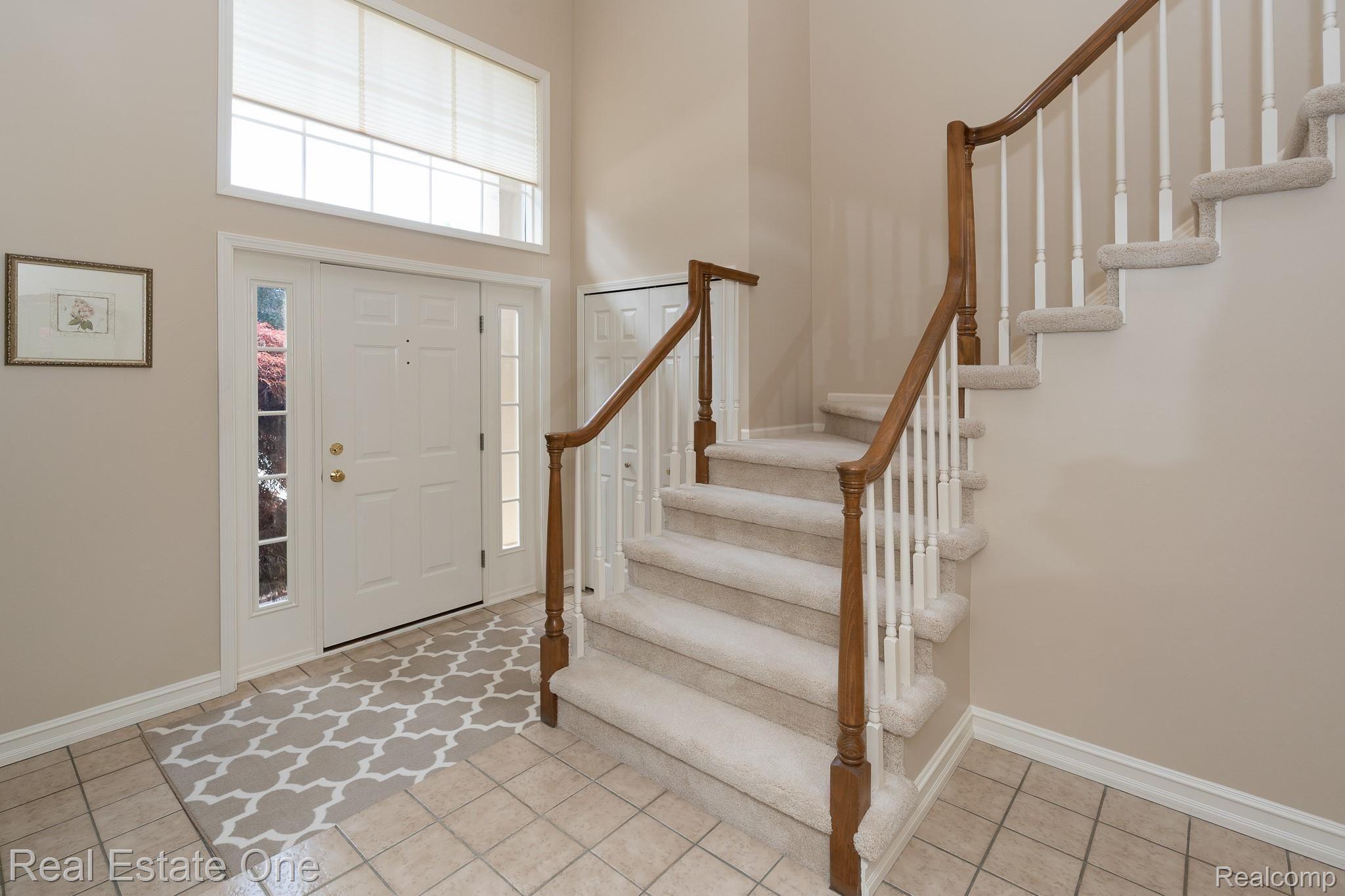 1362 Oakrock Lane Rochester, MI 48309 - Photo 4 of 31 2-Story Foyer greets you upon Entering.jpg