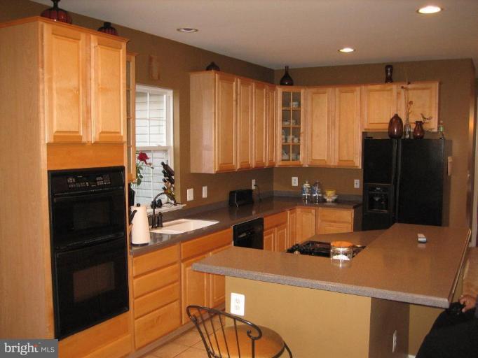 14210 Schaeffer Road Germantown, MD 20874 - Photo 14 of 30 Kitchen