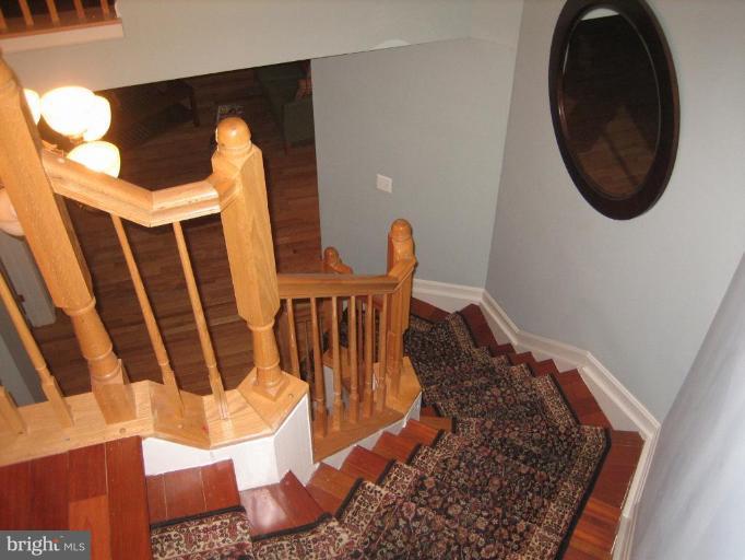 14210 Schaeffer Road Germantown, MD 20874 - Photo 16 of 30 Staircase