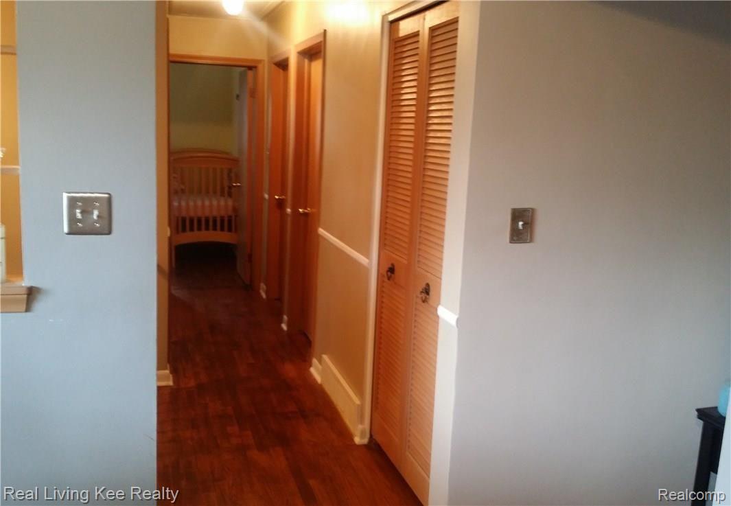 11201 Racine Road Warren, MI 48093 - Photo 8 of 23 Hallway Upper.jpg