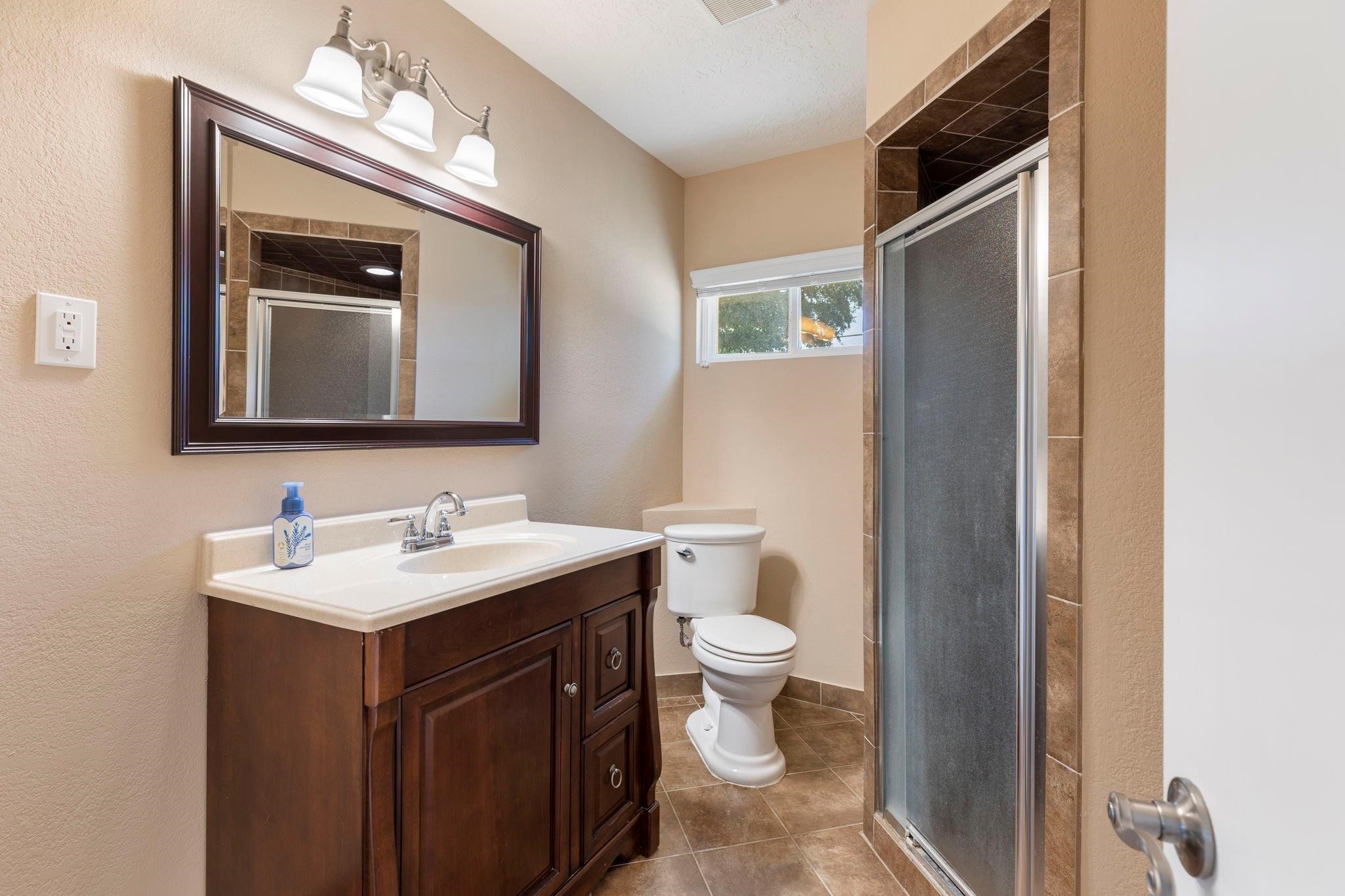 1802 Turnpike Road Houston, TX 77008 - Photo 33 of 47