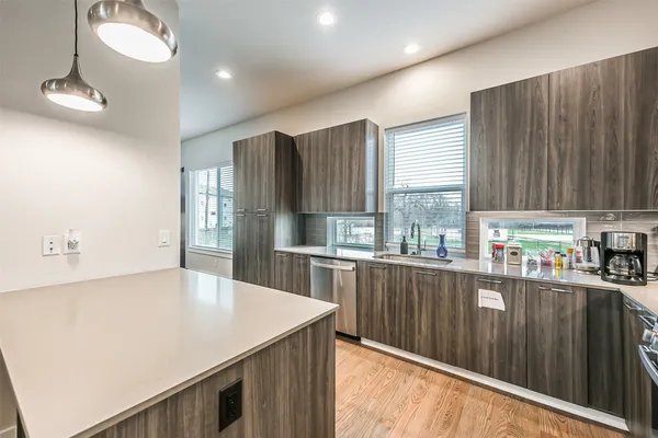 $2,890 | 2136 Dennis Street, Houston, TX 77004