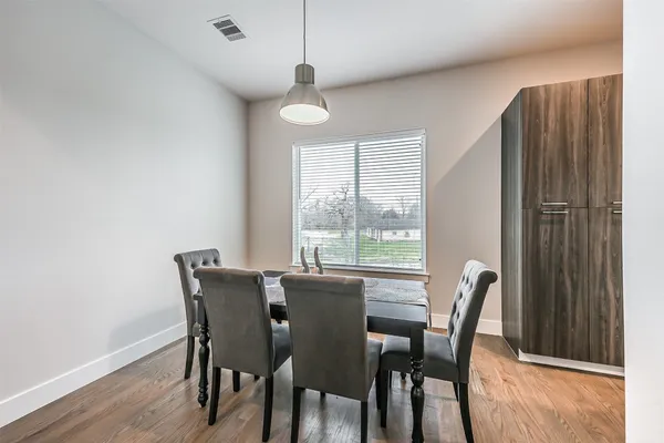 $2,890 | 2136 Dennis Street, Houston, TX 77004