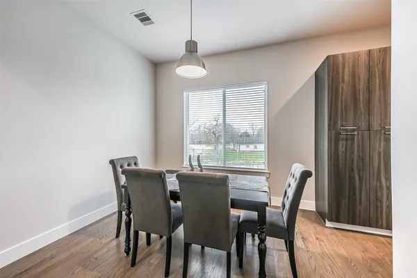 $2,890 | 2136 Dennis Street, Houston, TX 77004