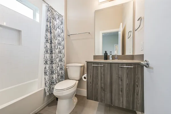 $2,890 | 2136 Dennis Street, Houston, TX 77004