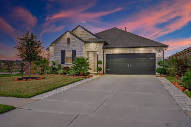 $389,999 | 31634 Rosebud Valley Lane, Hockley, TX 77447