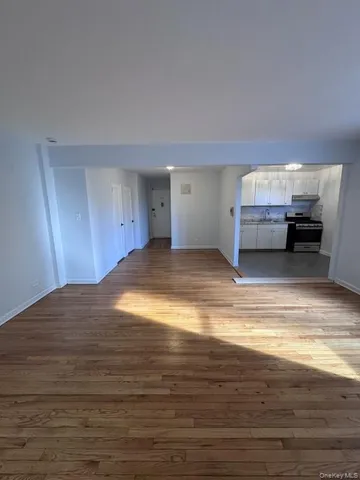 $169,000 | 5639 Netherland Avenue, Unit 1B | North Riverdale