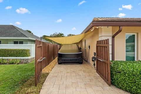 $1,250,000 | 20984 Shady Vista Lane, Boca Raton, FL 33428