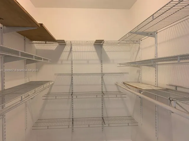 $2,350 | 907 Northeast 199th Street, Unit 204, Miami, FL 33179