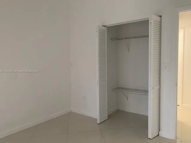 $2,350 | 907 Northeast 199th Street, Unit 204, Miami, FL 33179