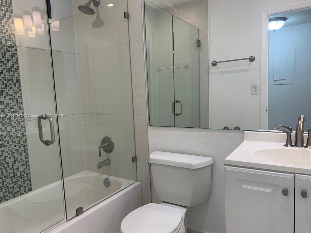 907 Northeast 199th Street, Unit 204 Miami, FL 33179 - Photo 15 of 16