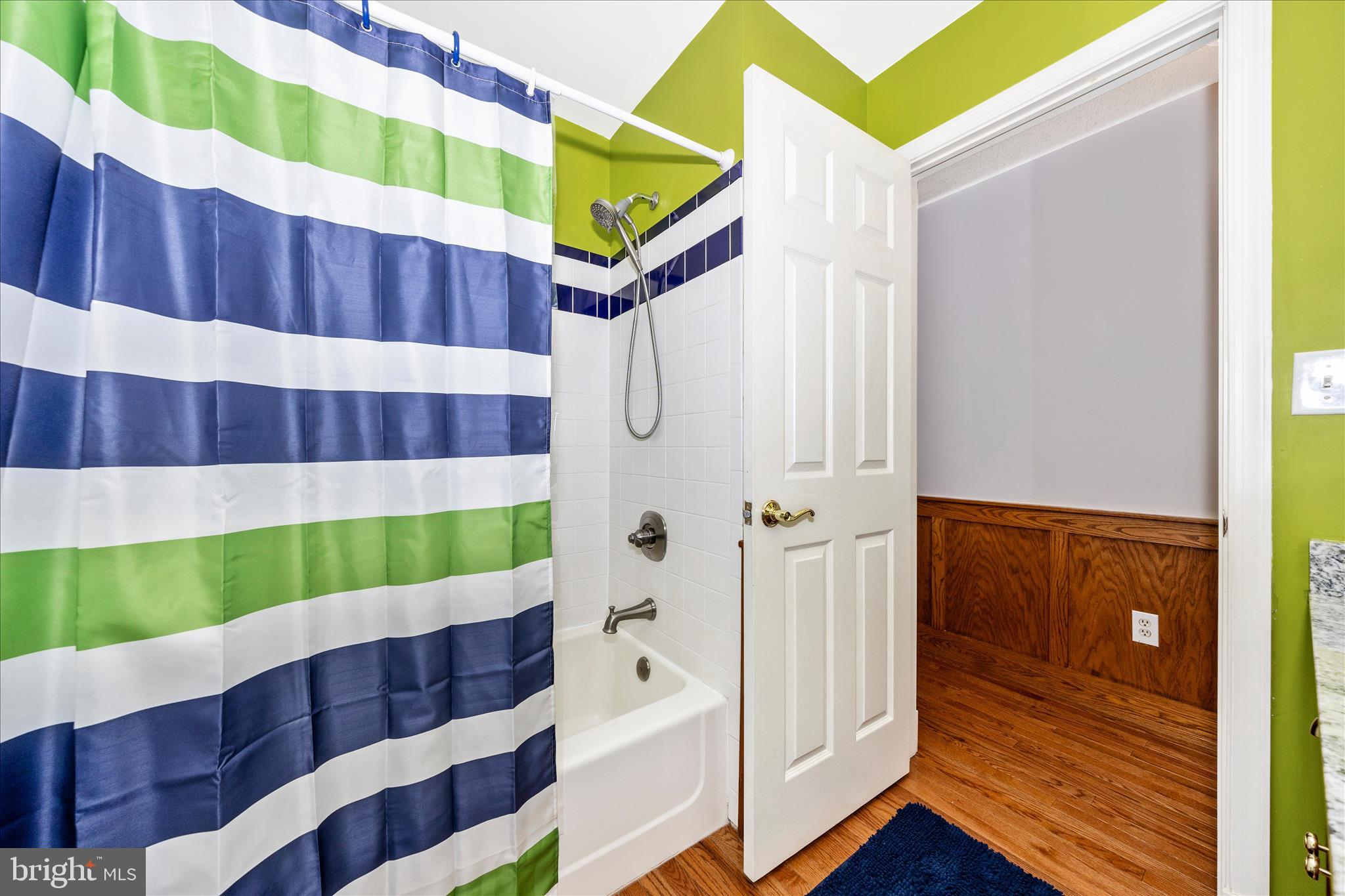 15810 Spade Road Hagerstown, MD 21740 - Photo 31 of 76 a bathroom with a sink and a bathtub